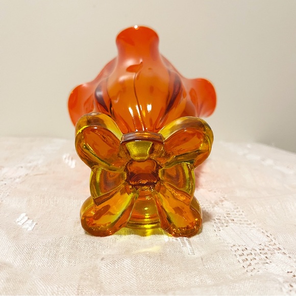 Vintage 1960s MCM | Viking Glass Epic Persimmon 4 Petal Vase - Picture 15 of 16